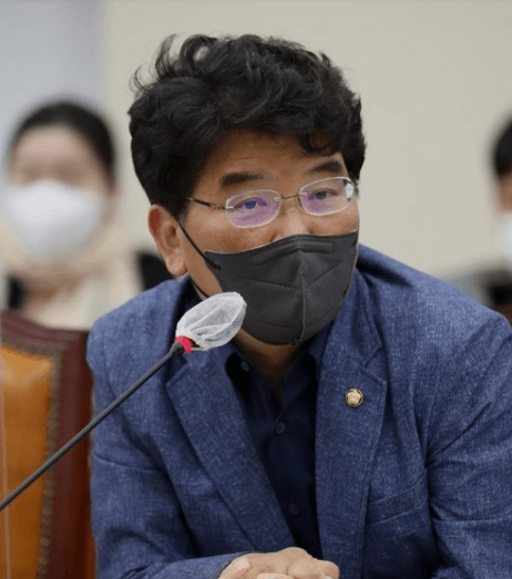 박완주