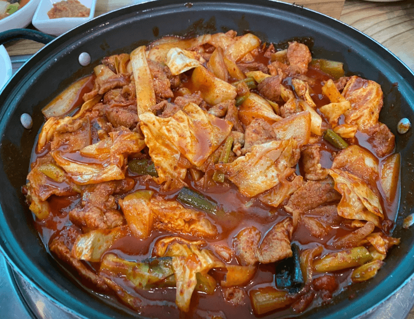 돼지고기 김치 두루치기