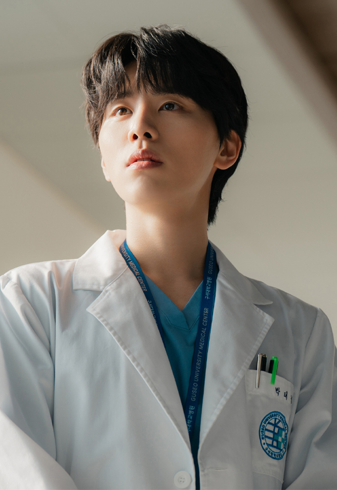 닥터X 김우석 박태경 캐릭터 사진