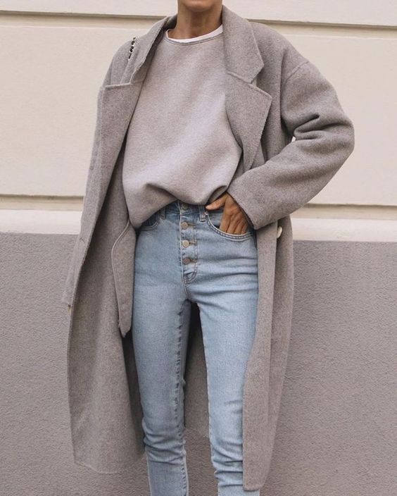오버사이즈 코트와 청바지