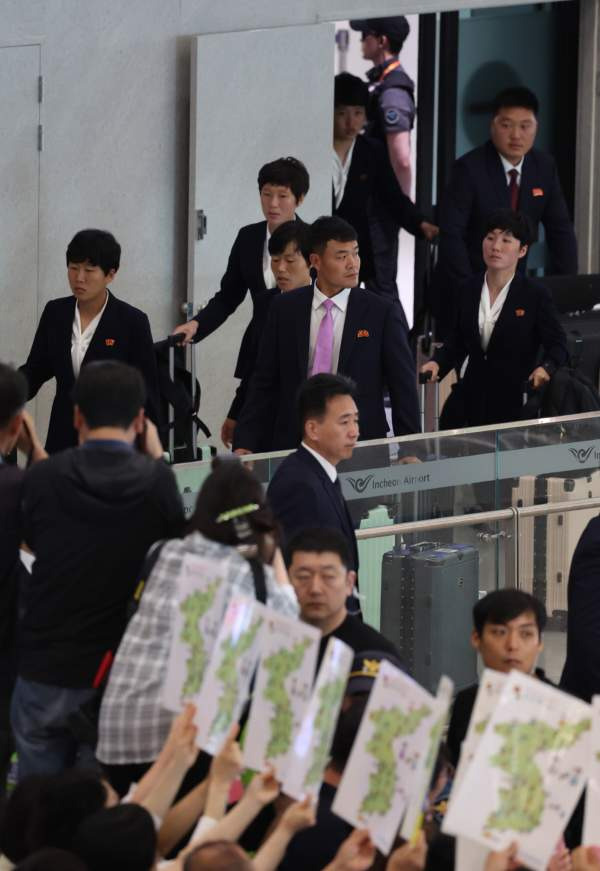 내고향여자축구단 입국: 8년 만의 전격 방남! AWCL 수원FC위민 남북 빅매치 일정, 역대 전적 및 관전 포인트 총정리