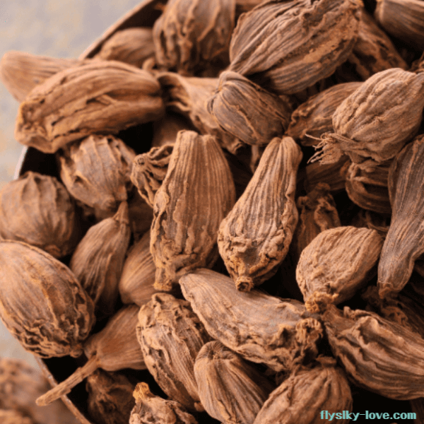 스모키한 풍미를 지닌 블랙 카다멈