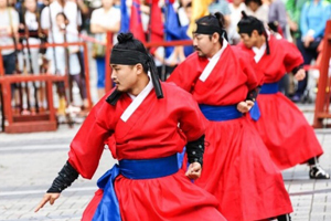 전통문화 공연(사물놀이, 전통무예)