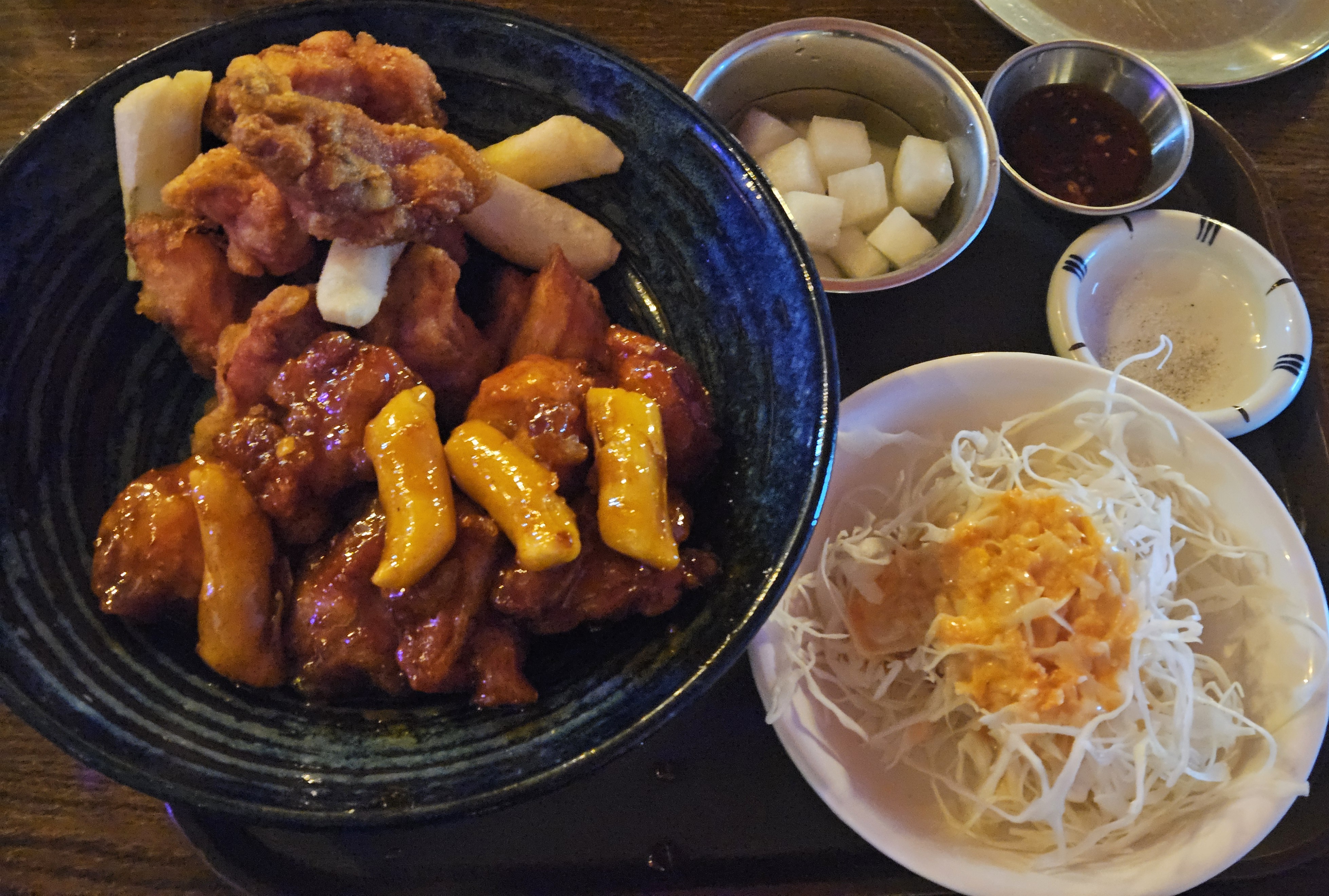 치킨과 샐러드