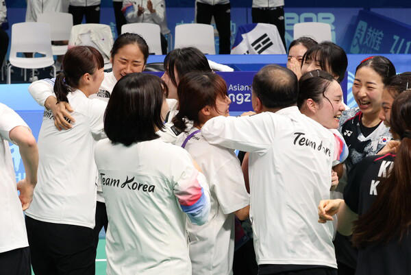 배드민턴 여자 단체전 금메달 사진
