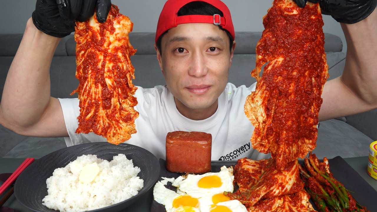 실비김치 먹방 유튜버2