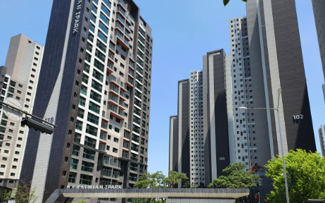 서울의 고층 아파트 전경