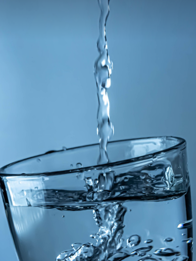 아침 미온수 한 잔으로 건강을 지키자