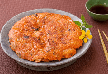 김치 부침개 김치전 만드는 법 김치 부침개 맛있게 만드는 법 김치 부침개 바삭하게 튀김가루 부침가루 비율 김치 부침개 황금레시피 바삭한 김치전 만드는 비법 김치전 반죽 비율 비 오는 날 전 요리 김치 부침개 치즈 김치전 보관법 김치전 간장소스 김치 부침개 재활용 전요리 모음 집에서 전 부치기 초간단 야식 레시피