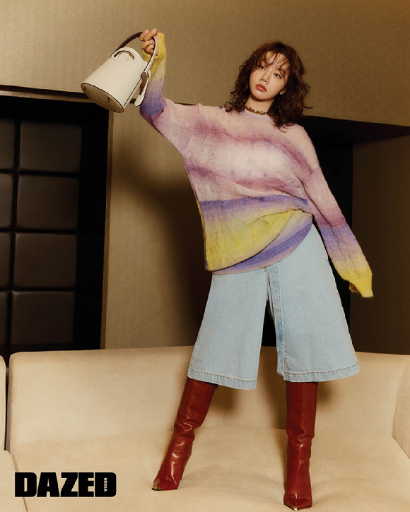 혜리가 패션 화보를 촬영하고 있다. [사진=데이즈드]