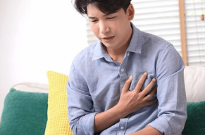 숨을 들이마시면 폐가 아픈 원인