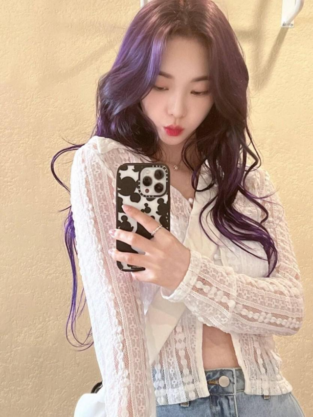 에스파(aespa) 카리나 보라색 머리 셀카