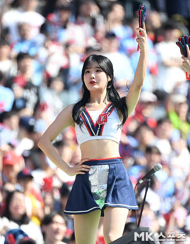 최홍라 치어리더 롯데 2025 잠실 응원