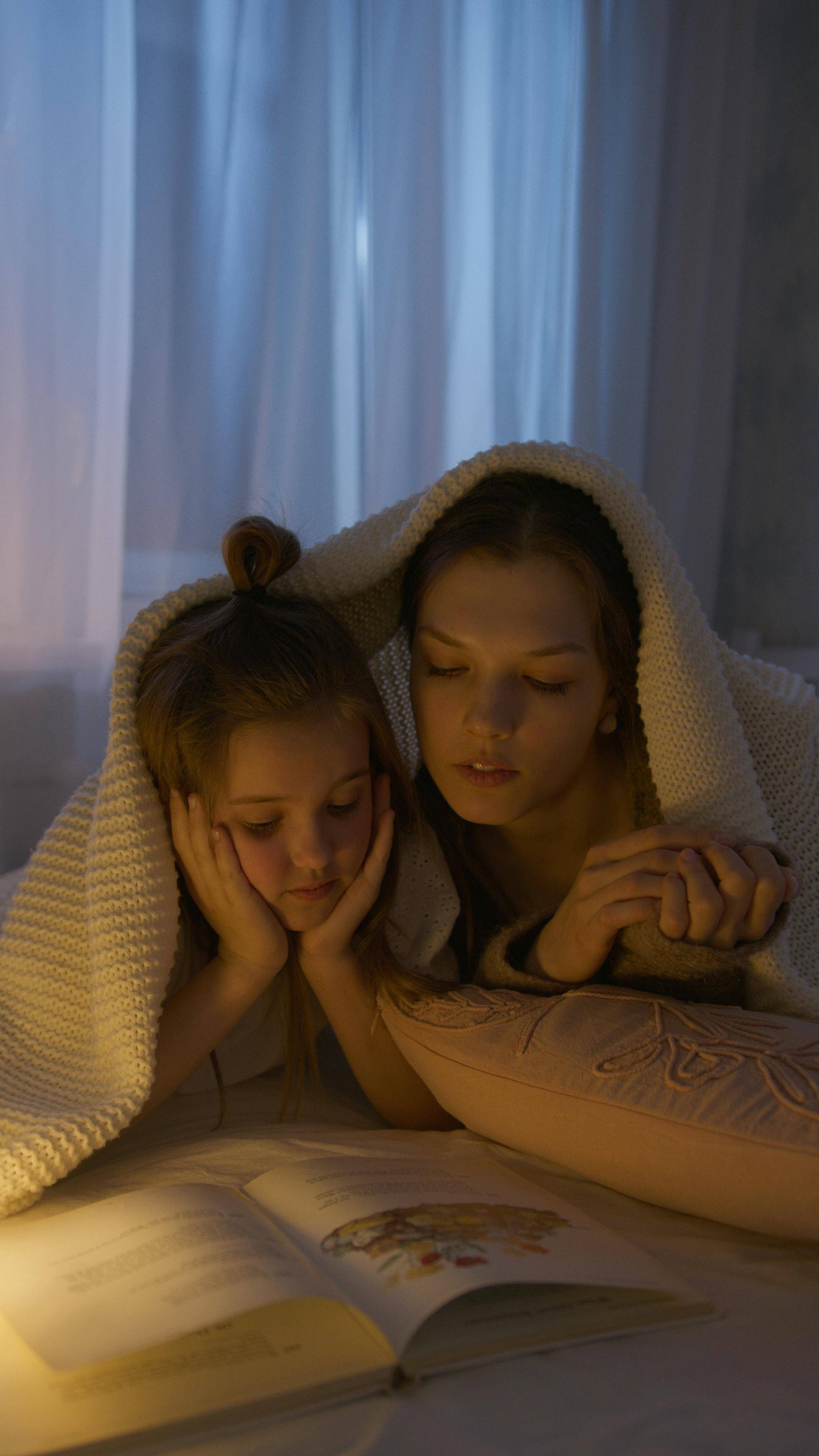 아이 양육 예시 이미지