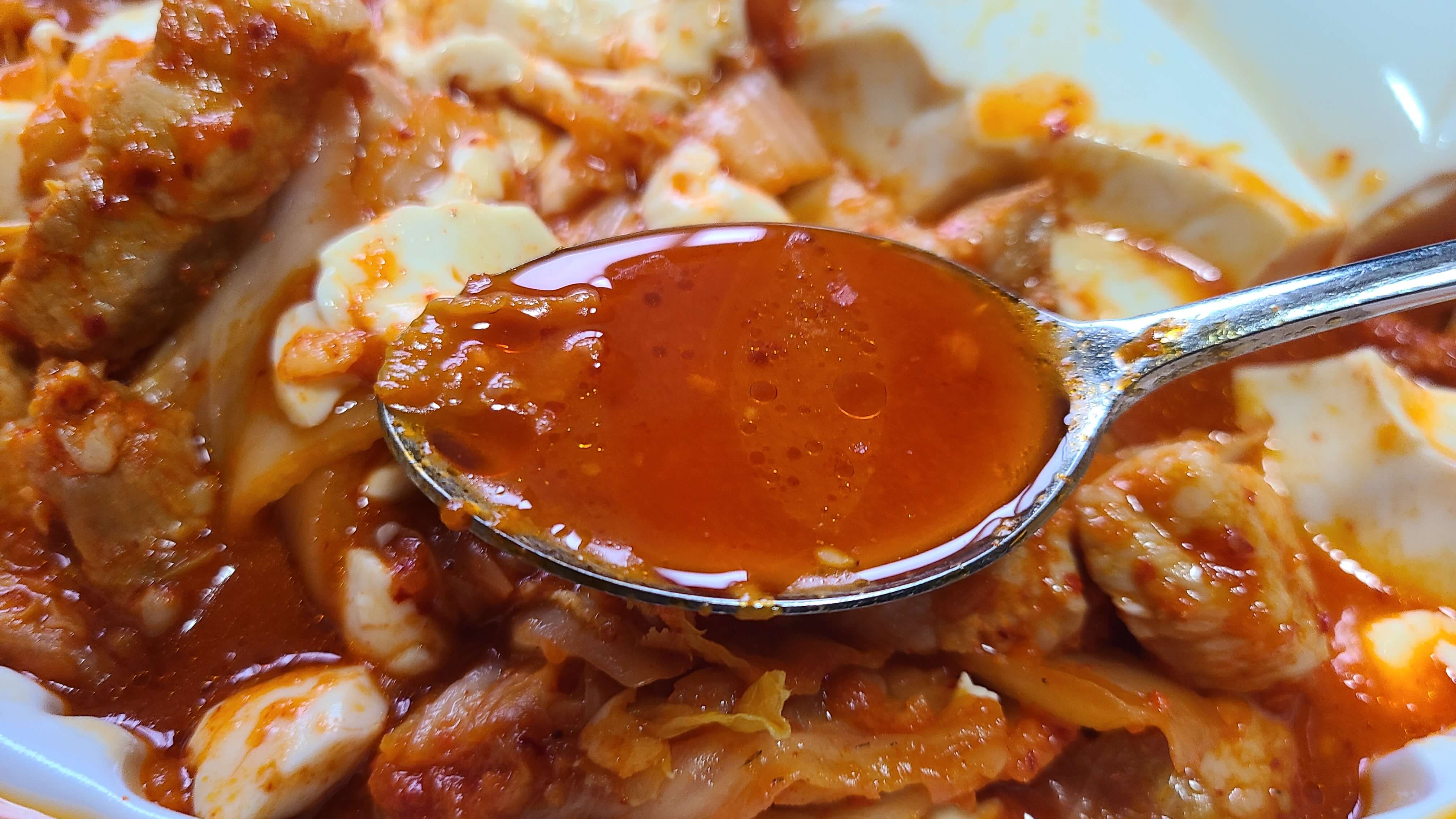 옥수동-묵은지-김치찜-삼겹2배-김치찜-육수