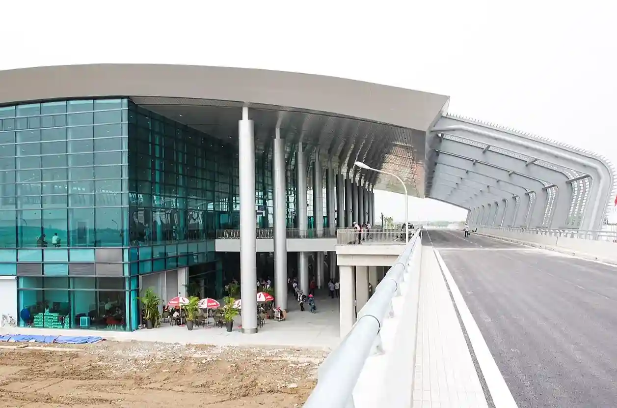베트남 하이퐁 공항 픽업 예약 시 대기 없이 이동 가능한 깟비 국제공항 전경