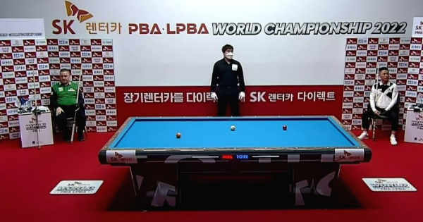쿠드롱 선수의 PBA투어 24연승을 끊은 프로당구경기(초록색 상의의 당구선수가 쿠드롱, 힌색 유니폼이 나민캄)