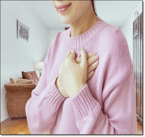 심장 통증이 있는 여성