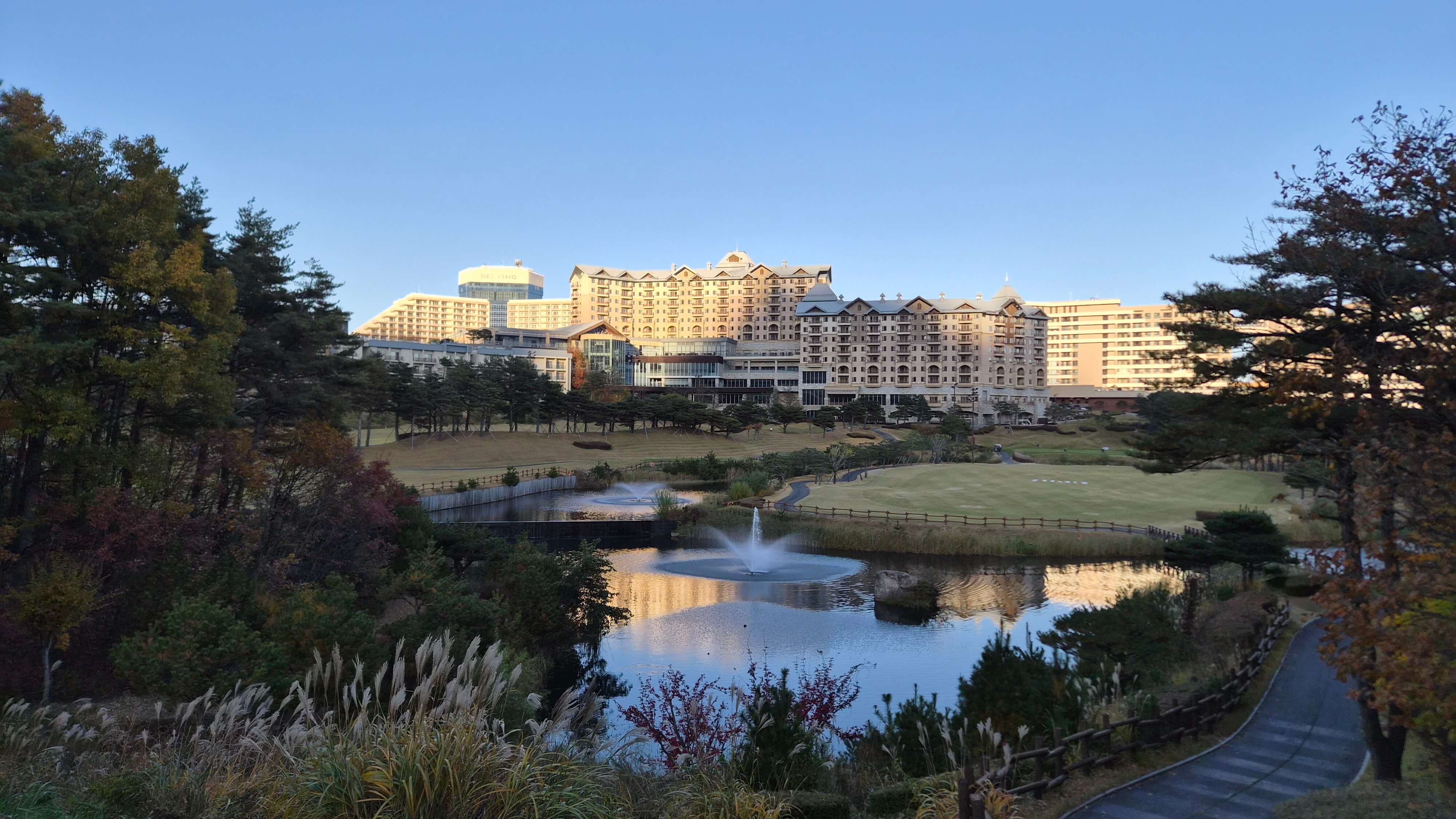 골프장 경험담 소노펠리체cc델피노 설악산 울산바위와 탁 뜨인 동해 바다 소나무가 멋진곳