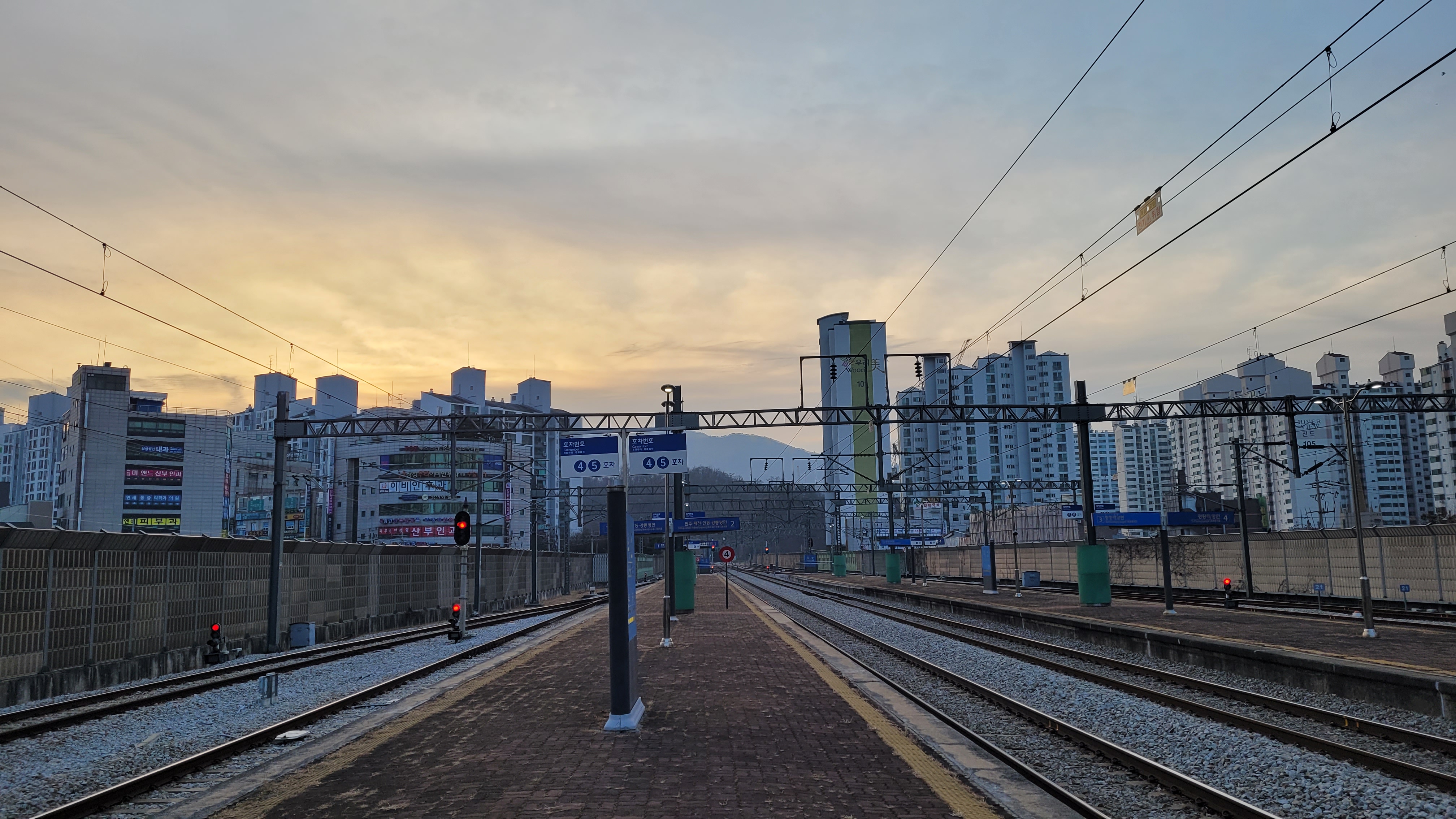 덕소역의 일반 열차 승강장