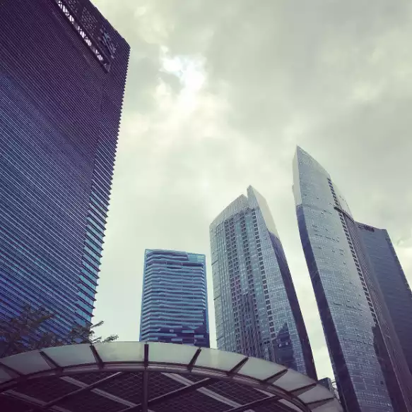 초고층 건물의 철골공사 수직도 관리