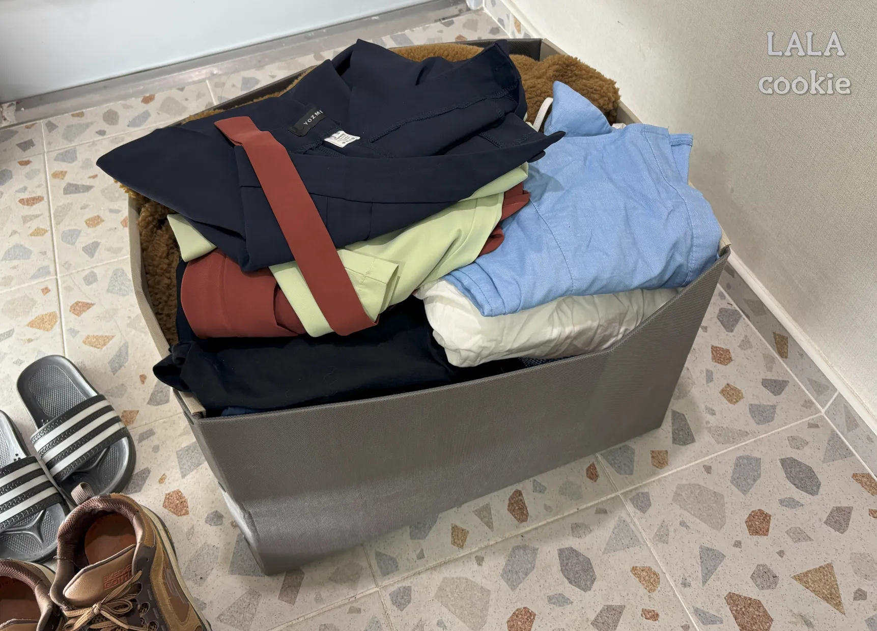 리클-헌옷-판매를-위해-박스에-담는-중