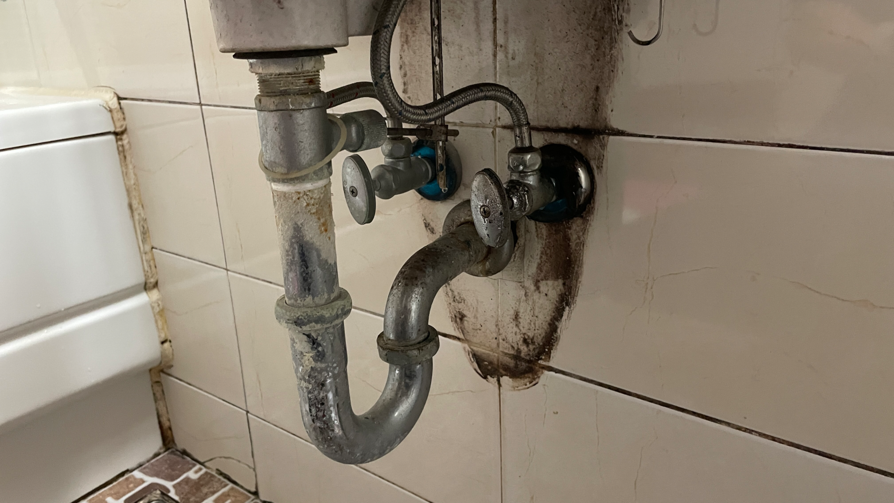세면대-배수관-노후