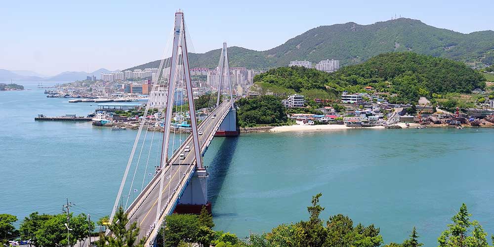 전라남도, 여수 앞바다와 돌산대교 전경