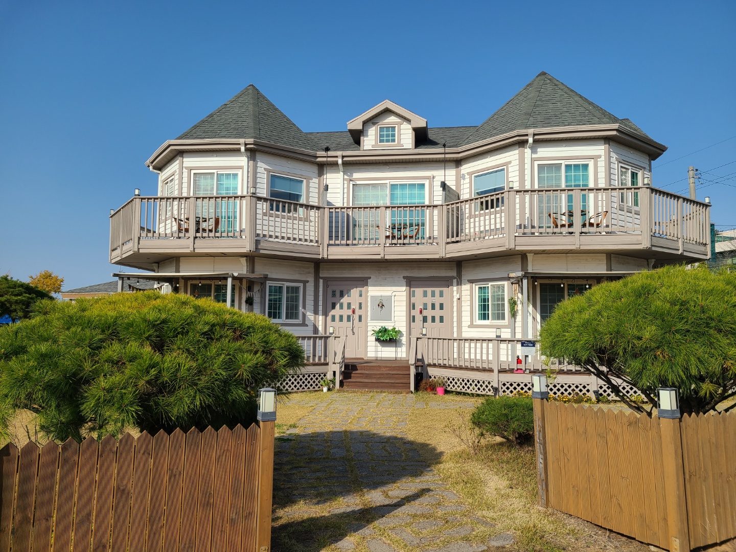 태안펜션-몽산포아마도펜션-외관