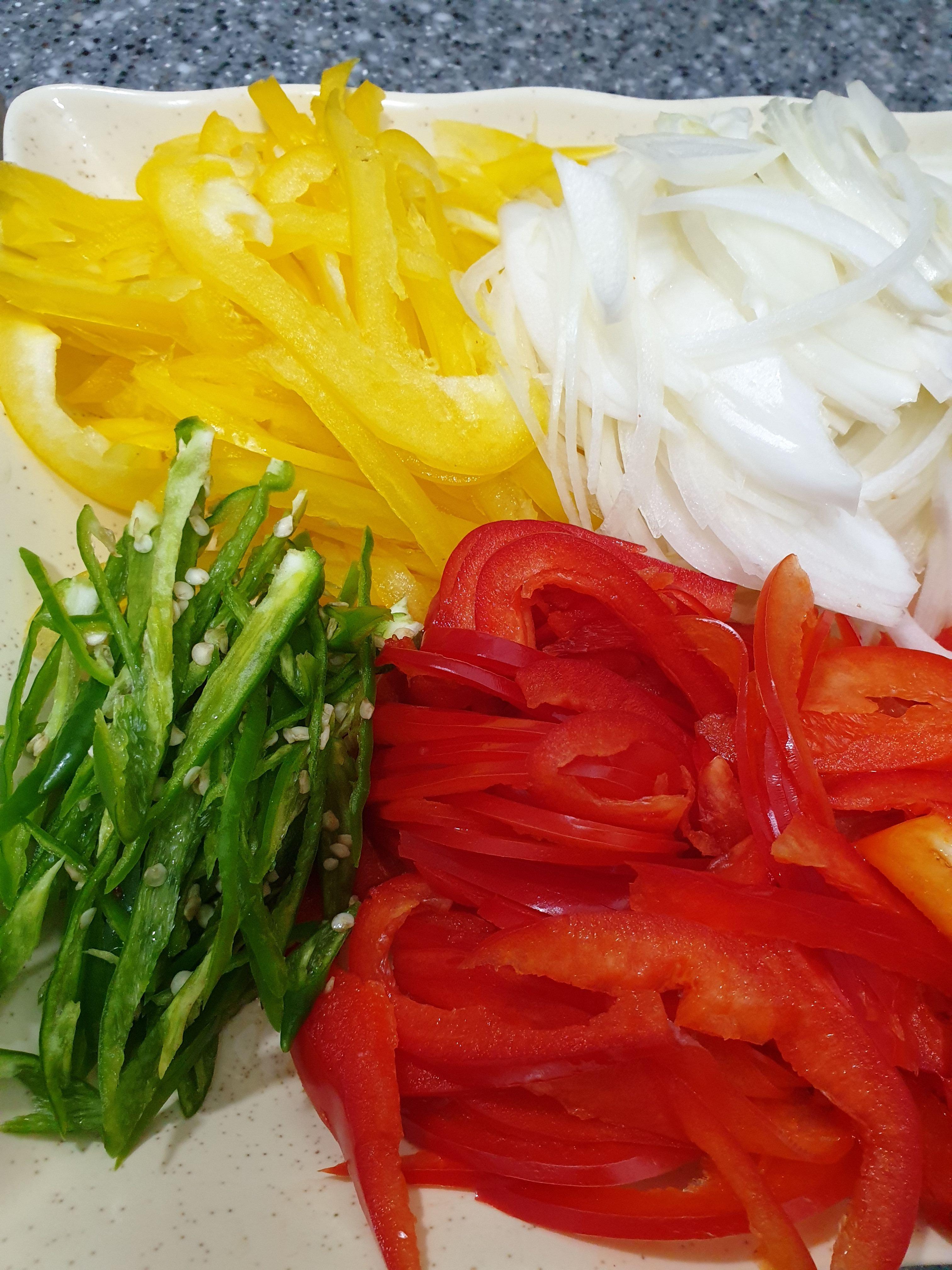 채선 파프리카,양파,고추