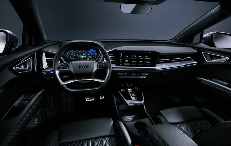 아우디-이트론-실내모습