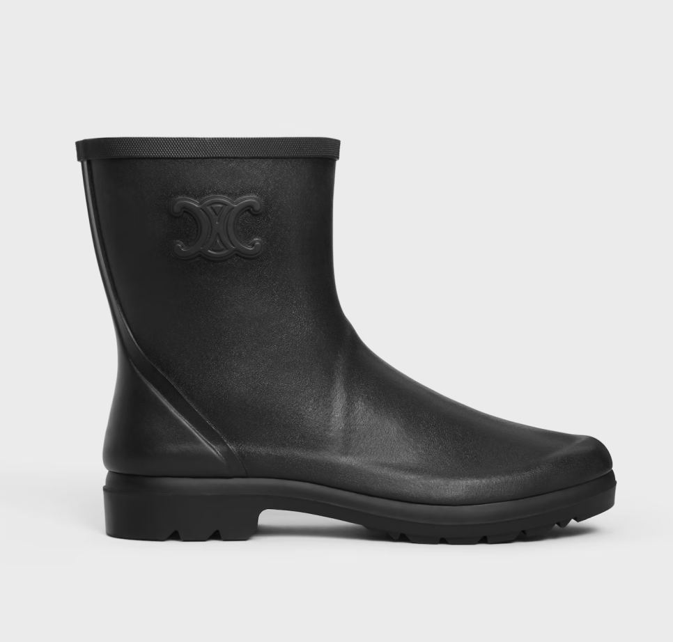 수지 장마철 패션 (CELINE 미드레인부츠)