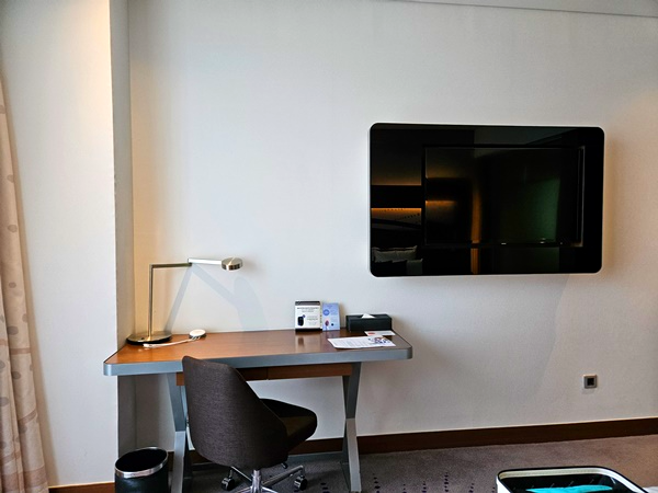 노보텔_슈페리어_테이블