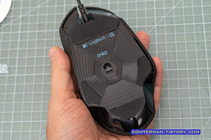 로지텍 G402 바닥