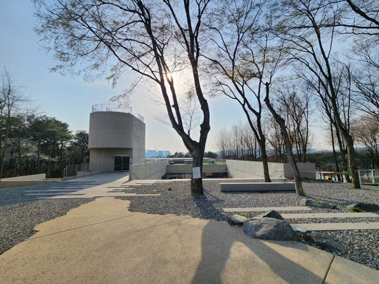 안성 만수저수지 대형 카페 '목적지나인'
