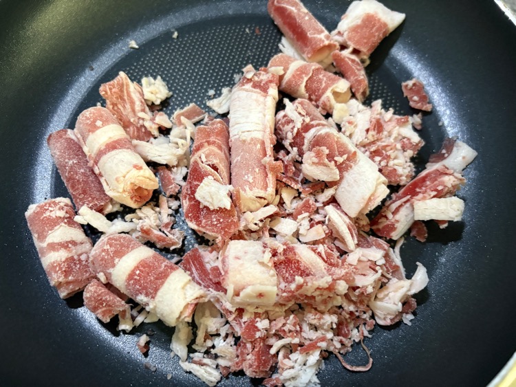 프라이팬 위의 우삼겹