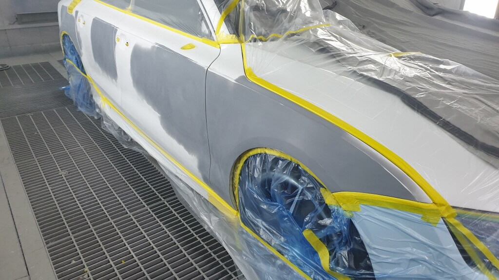 서페이서 도포 자동차 판금도색 - 서페이서 도포