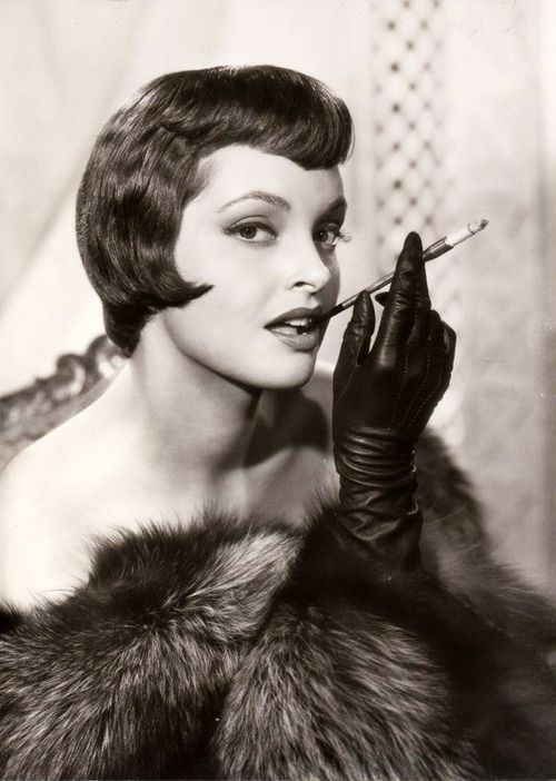 플래퍼 룩의 파격적인 아이템