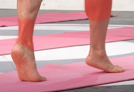 발끝 걷기 운동 이미지사진