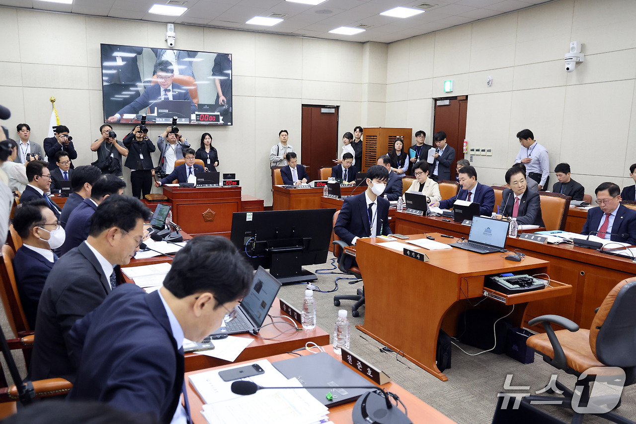 진성준 의원 국방위원회 방미와 A2 비자 관련 이전 기사 자료 이미지 2B