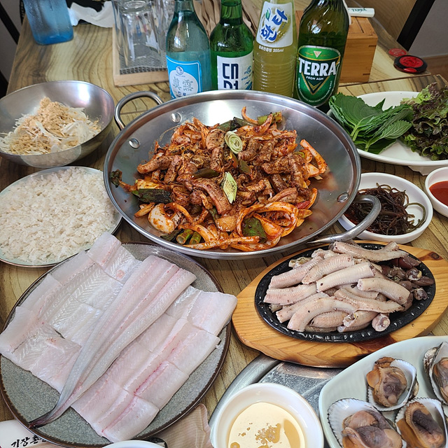 부산 아난티 맛집 기장 현지인추천 부산여행 일등가 풍원장시골밥상집 대게만찬 샤브하루 부산기장본점 아난티 앳 부산 코브 다모임 꼬막한상 더 이스트 인 부산 기장촌집짚불곰장어 본점 한다솥 기장점 용궁해물야채쟁반짜장