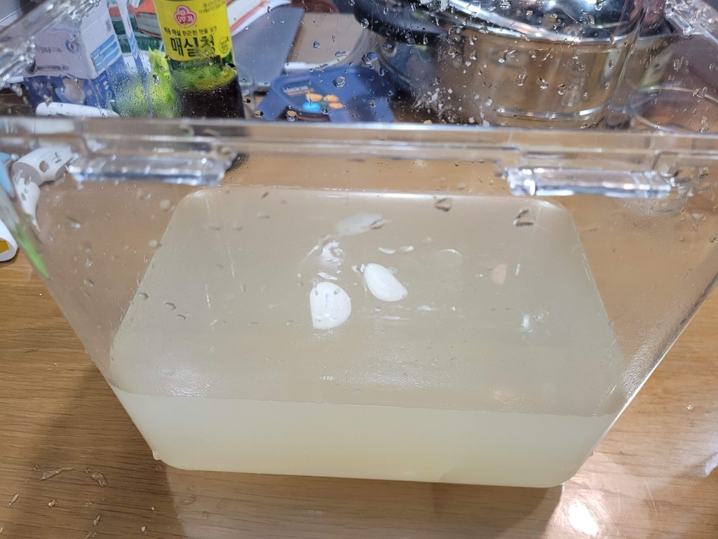 완성된 물김치 국물 베이스