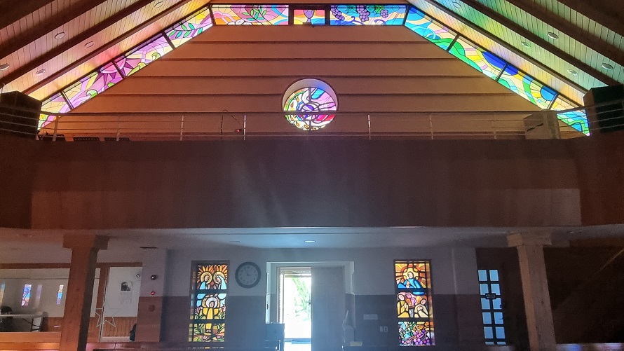 지세포성당 출입문, 성가대석, 스테인드글라스 사진