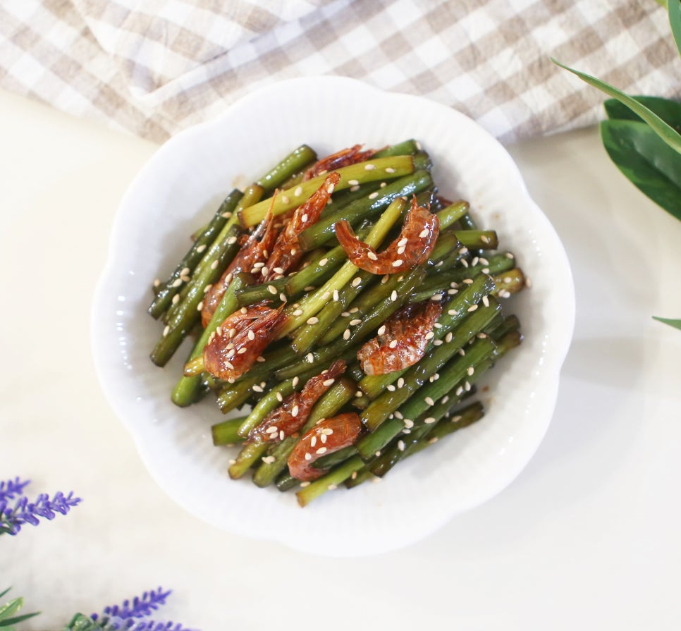 건새우 마늘쫑볶음