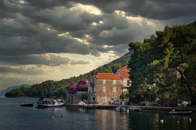 크로아티아 7월 여행 완벽 가이드|날씨·옷차림·축제·꿀팁 총정리