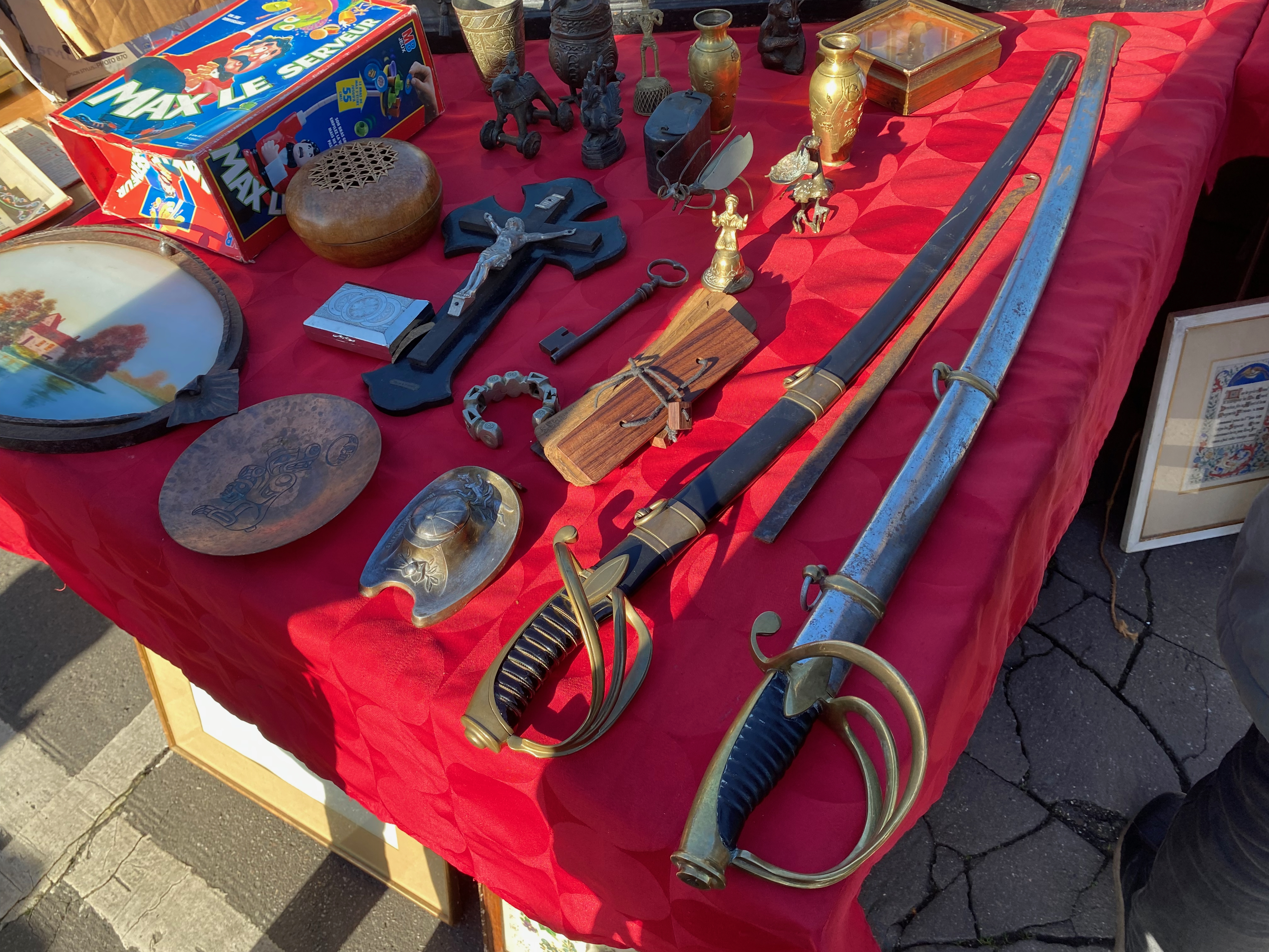 파리 벼룩시장 칼