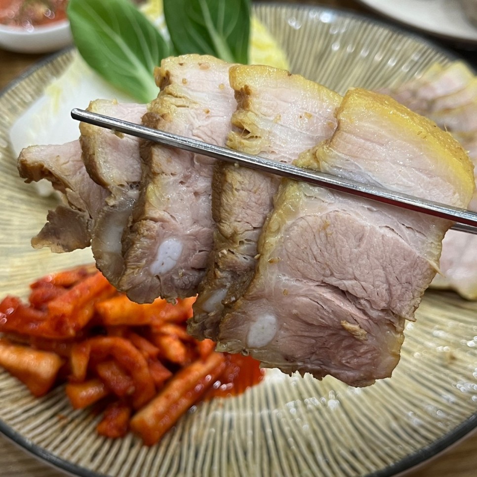 홍대에서 메밀막국수랑 생버섯 샤브샤브를 동시에? 여긴 꼭 가야 해요