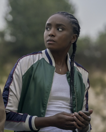 나일역에 키키레인의 서 있는 영화속에서의 모습