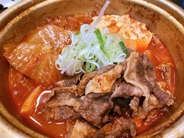 찜질방 디저트 카페 김치찜 솥밥 정식 맛집 홍제천 겨울 데이트 코스 서대문구 홍제동 가볼만한 곳 추천 생방송투데이 오늘방송 떴다 동네방네