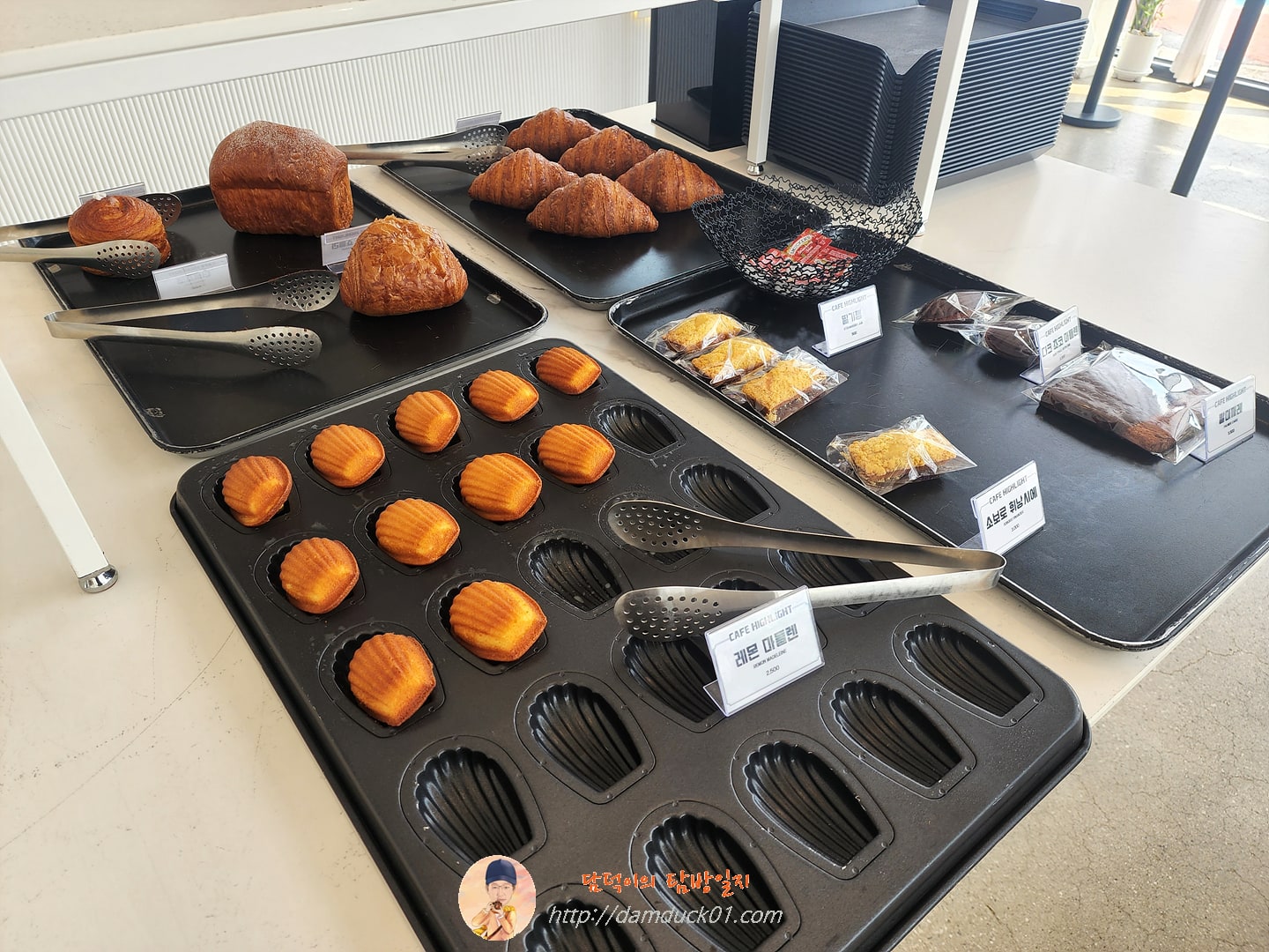 카페 하이라이트 빵